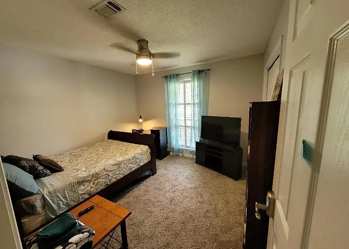 Homestay Bedroom Four Minutes From *