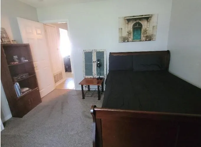 Bedroom Four Minutes From Homestay