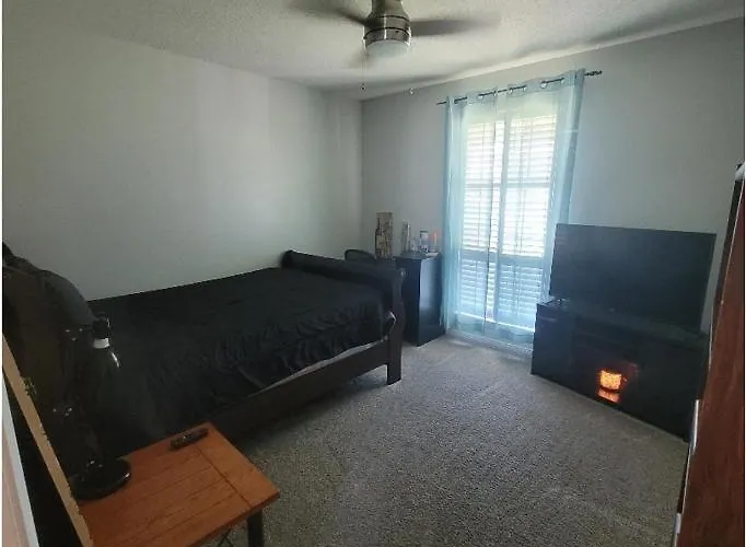 Bedroom Four Minutes From Homestay