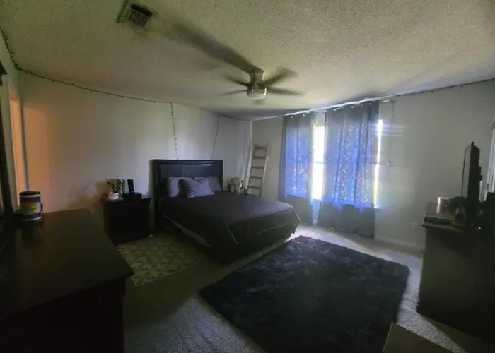 Homestay Bedroom Four Minutes From