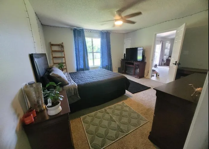 Homestay Bedroom Four Minutes From *